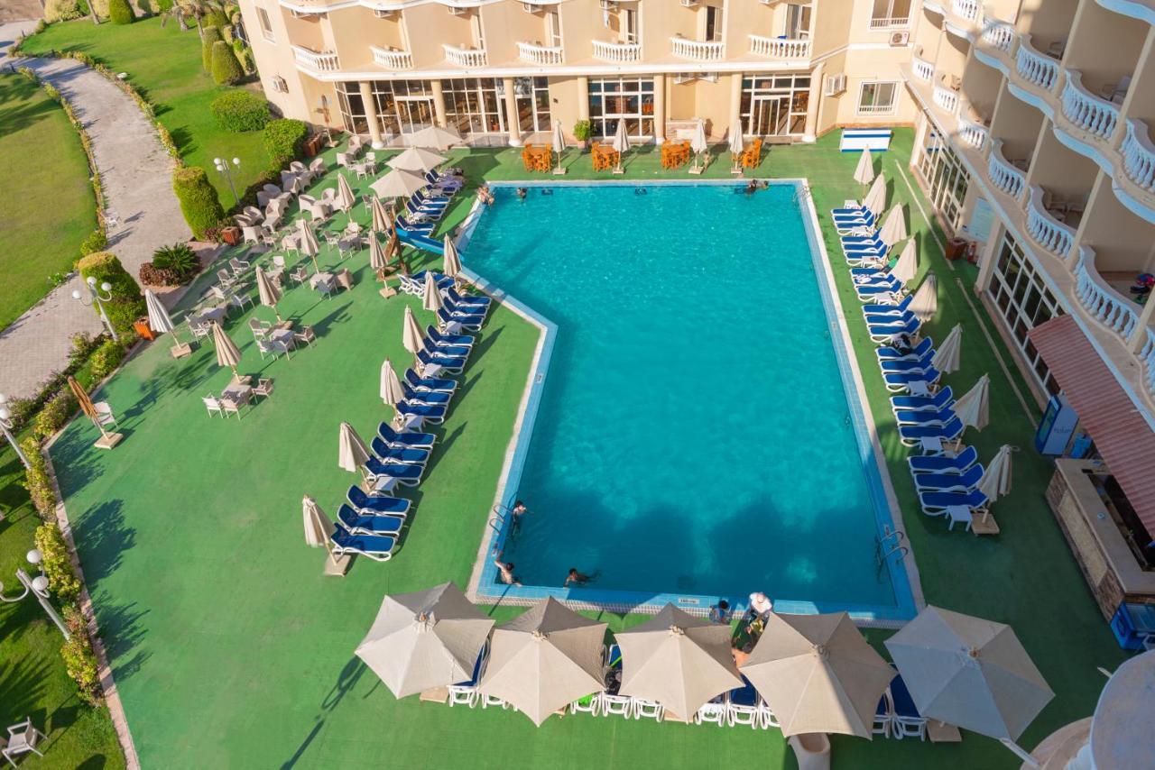 Tolip Family Club Borg El Arab Hotel King Mariout Exterior foto